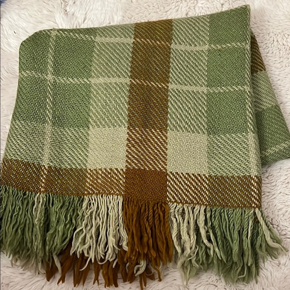 Green and Brown Plaid Throw Blanket - Picture 2 of 3